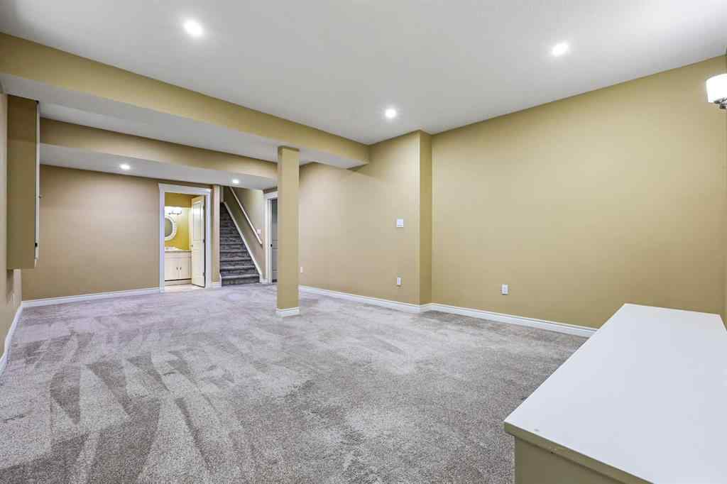 MLS® A2250210 - 8025 Cougar Ridge Avenue SW in Cougar Ridge Calgary, Residential