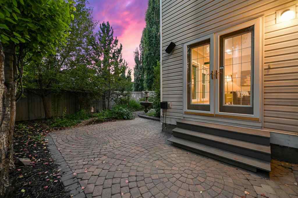 MLS® A2250210 - 8025 Cougar Ridge Avenue SW in Cougar Ridge Calgary, Residential