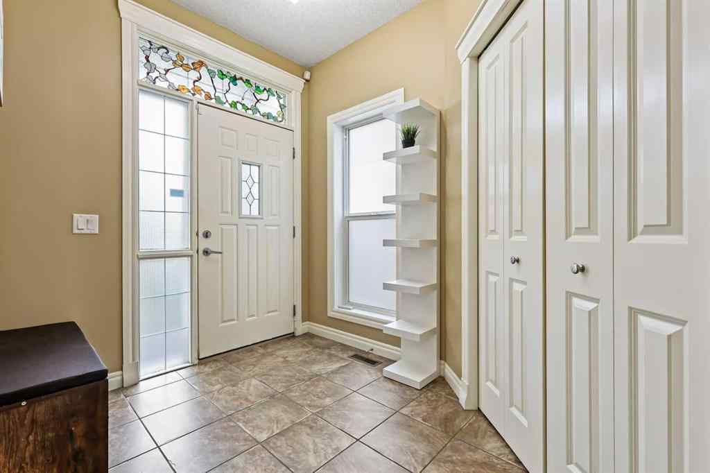 MLS® A2250210 - 8025 Cougar Ridge Avenue SW in Cougar Ridge Calgary, Residential