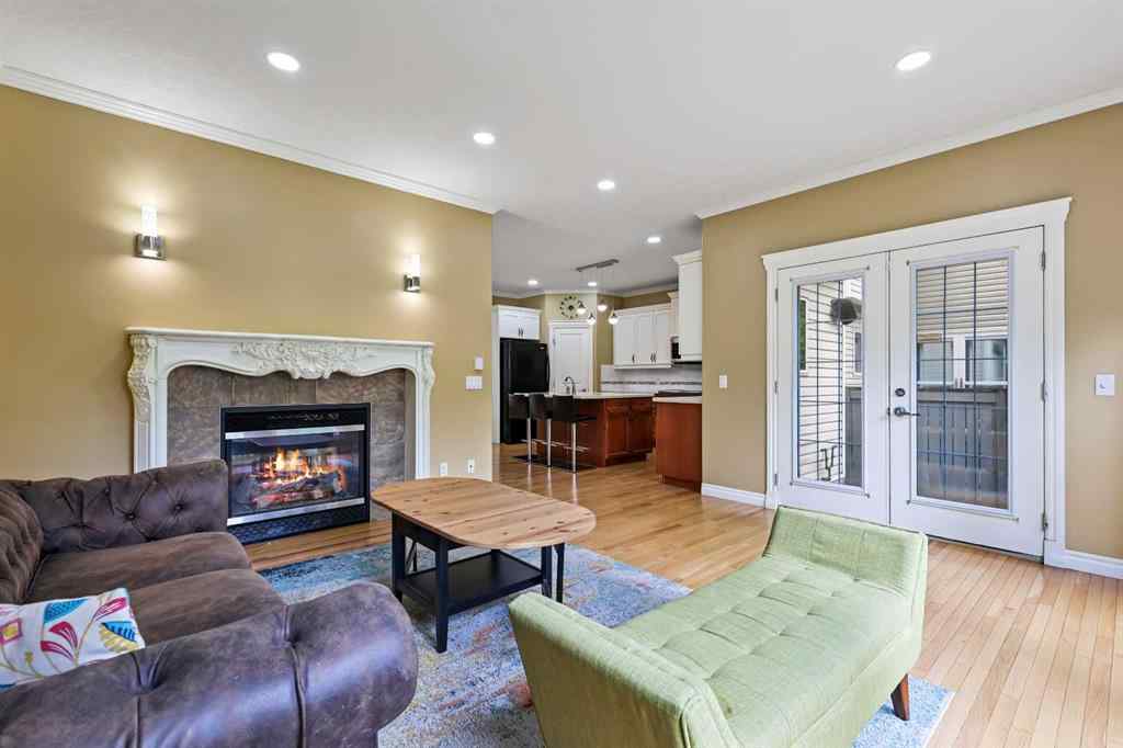MLS® A2250210 - 8025 Cougar Ridge Avenue SW in Cougar Ridge Calgary, Residential