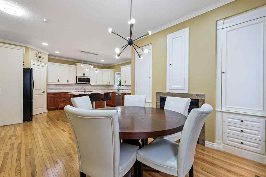 MLS® A2250210 - 8025 Cougar Ridge Avenue SW in Cougar Ridge Calgary, Residential