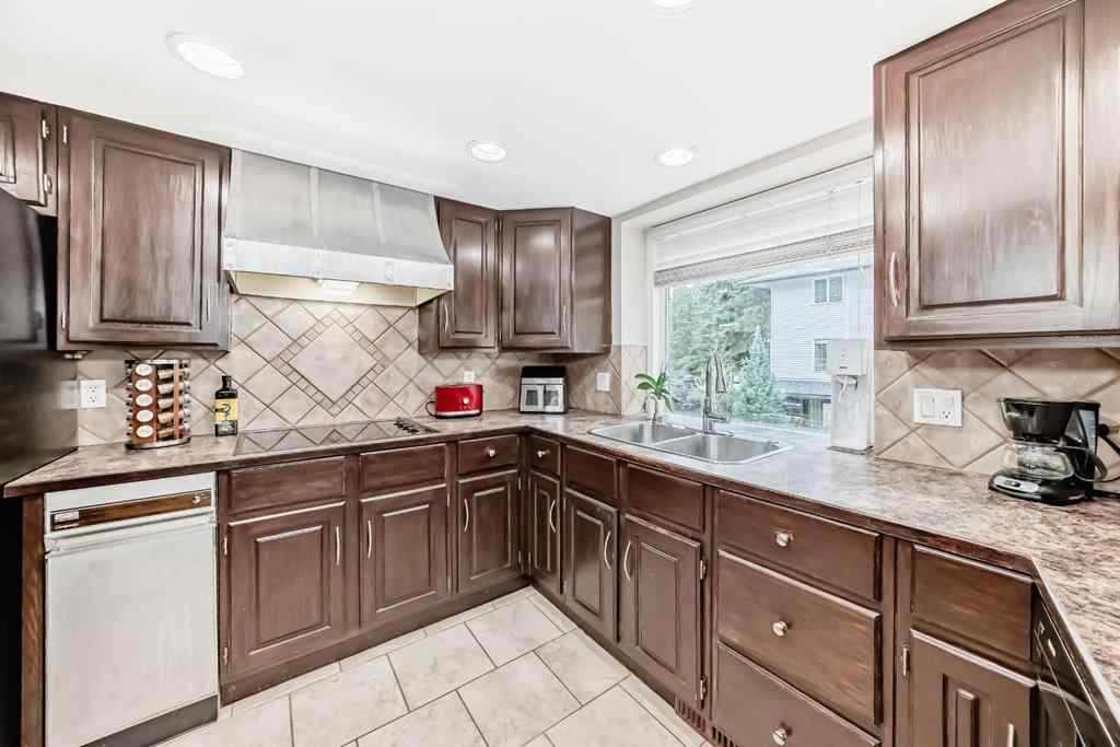 MLS® A2250214 - Unit #215 4037 42 Street NW in Varsity Calgary, Residential
