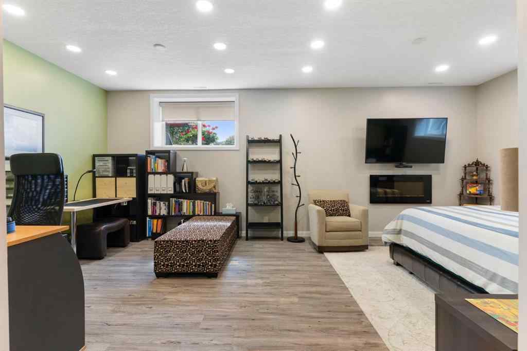 MLS® A2250217 - 33 Sundown Grove  in Sunset Ridge Cochrane, Residential