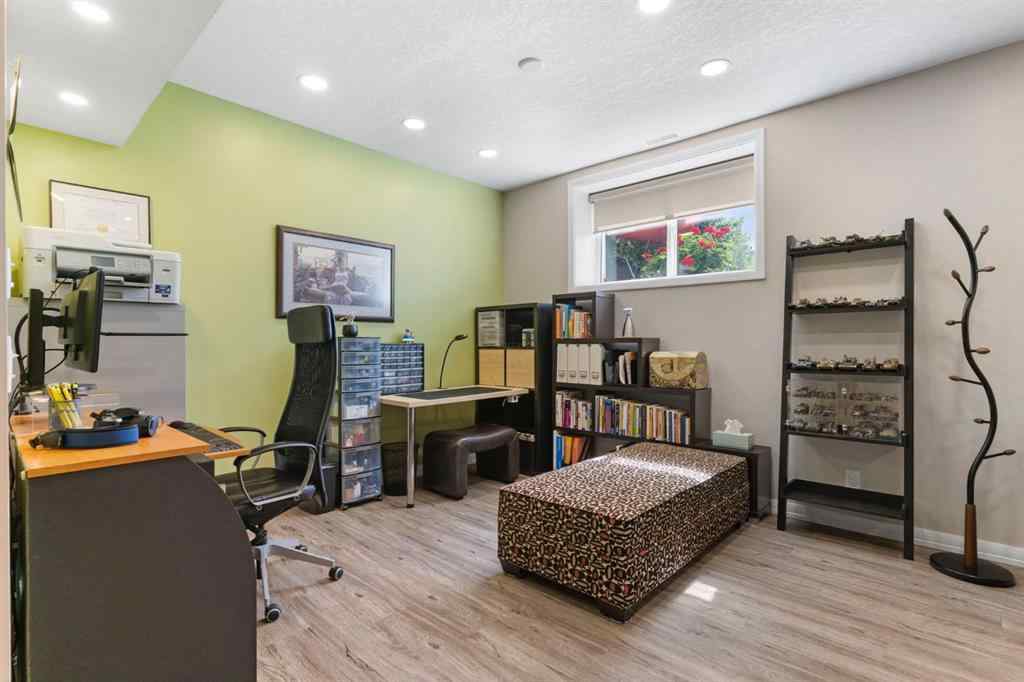 MLS® A2250217 - 33 Sundown Grove  in Sunset Ridge Cochrane, Residential