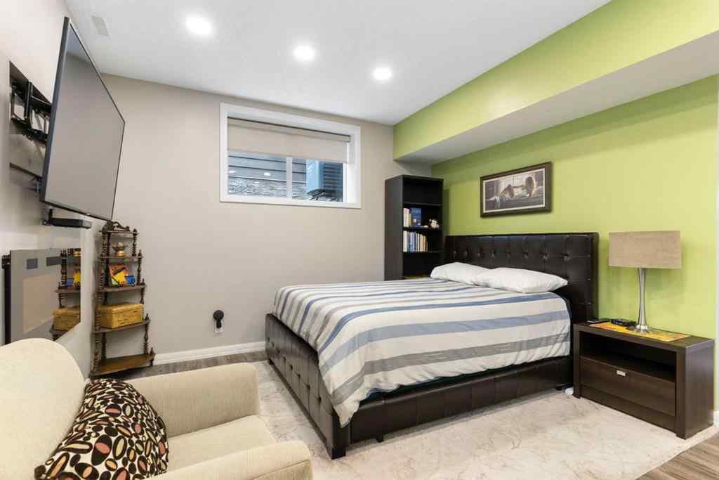 MLS® A2250217 - 33 Sundown Grove  in Sunset Ridge Cochrane, Residential