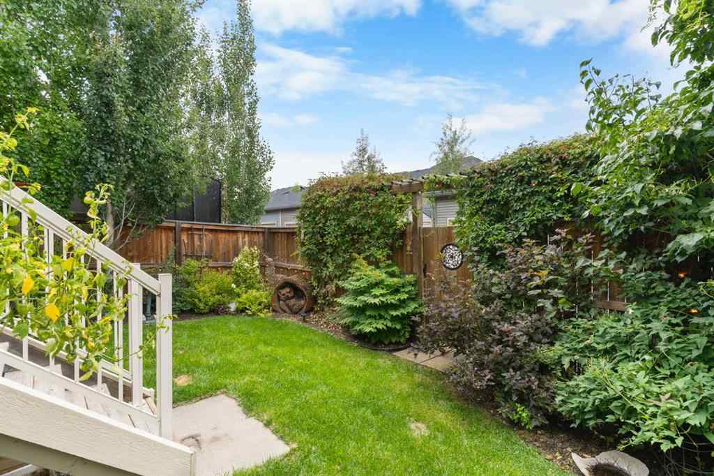 MLS® A2250217 - 33 Sundown Grove  in Sunset Ridge Cochrane, Residential