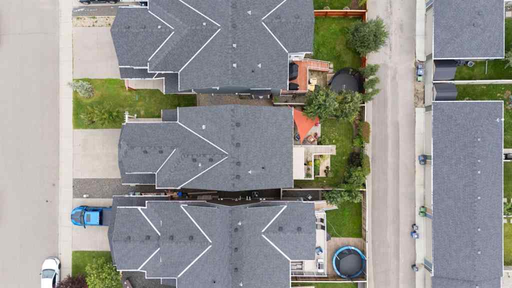 MLS® A2250217 - 33 Sundown Grove  in Sunset Ridge Cochrane, Residential