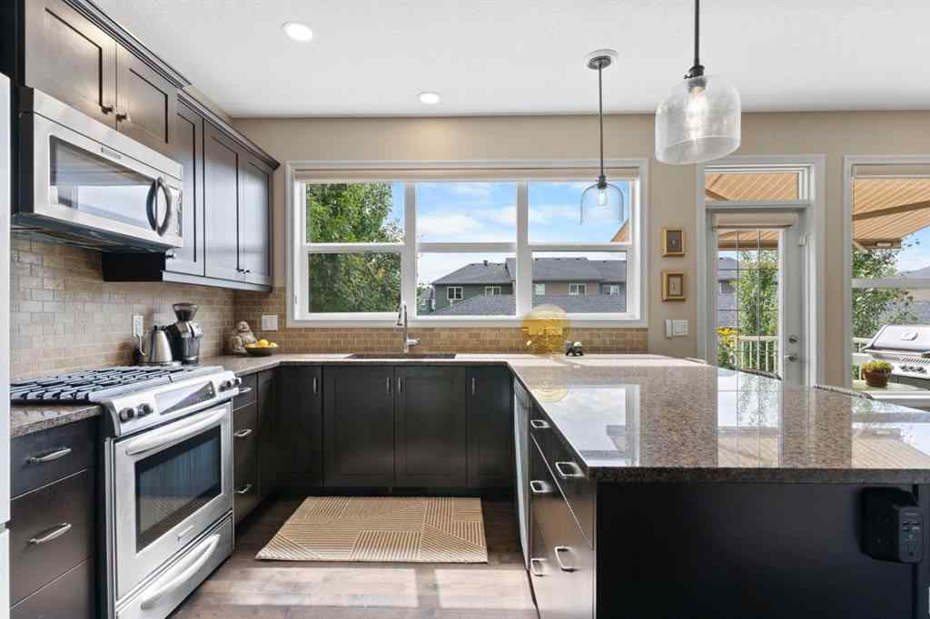 MLS® A2250217 - 33 Sundown Grove  in Sunset Ridge Cochrane, Residential