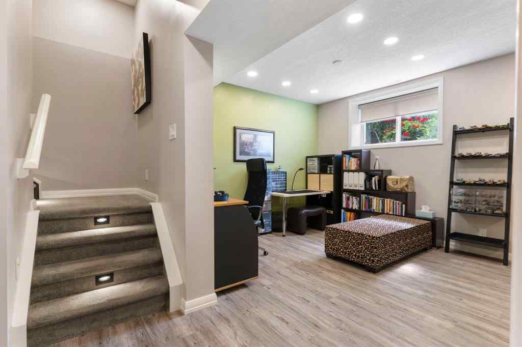 MLS® A2250217 - 33 Sundown Grove  in Sunset Ridge Cochrane, Residential
