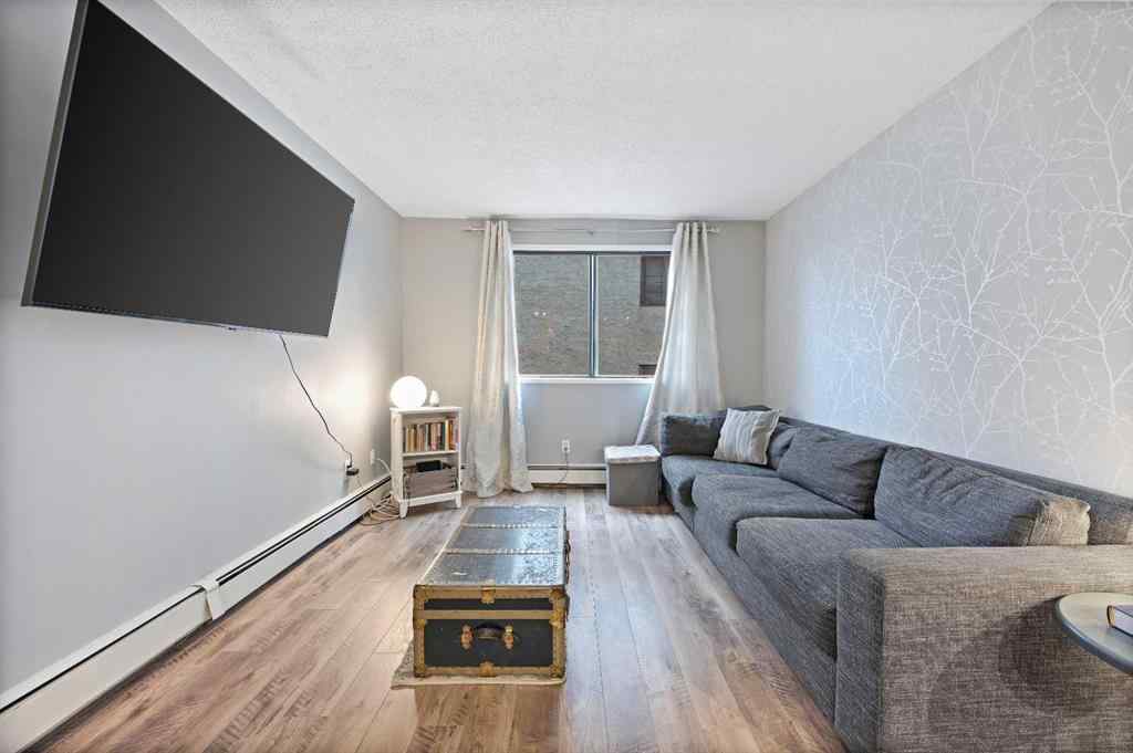 MLS® A2250233 - Unit #203 2734 17 Avenue SW in Shaganappi Calgary, Residential