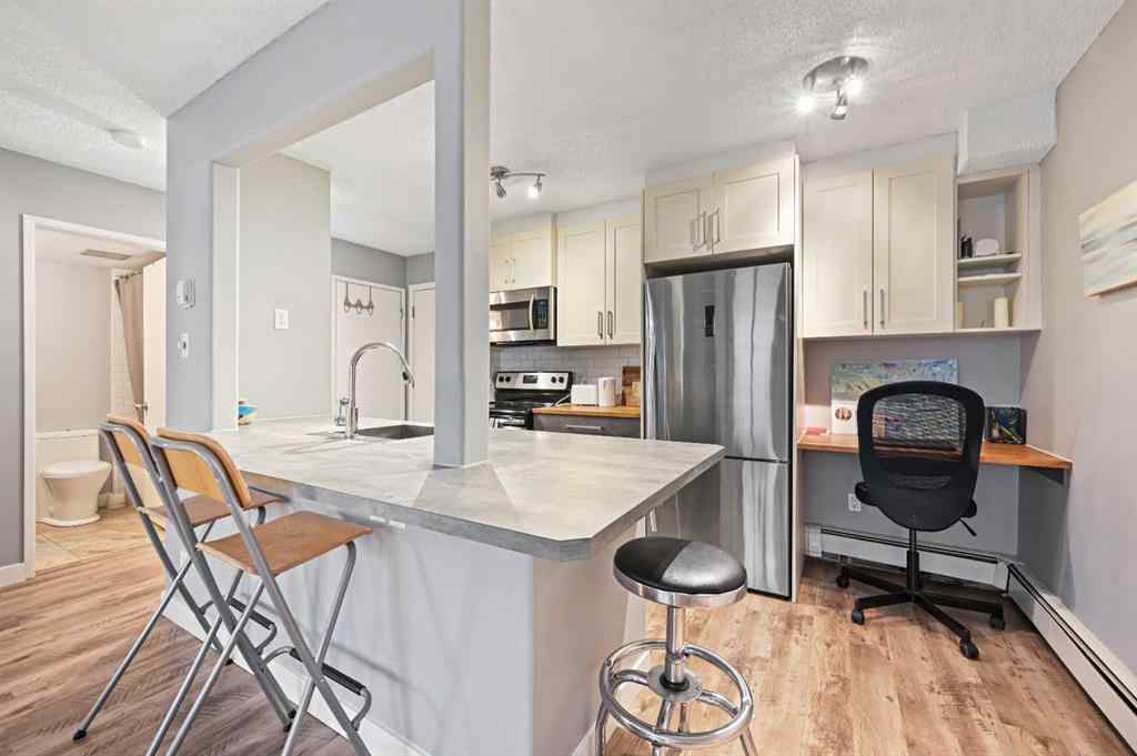 MLS® A2250233 - Unit #203 2734 17 Avenue SW in Shaganappi Calgary, Residential