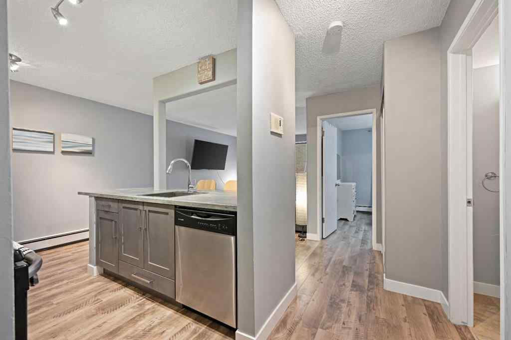 MLS® A2250233 - Unit #203 2734 17 Avenue SW in Shaganappi Calgary, Residential