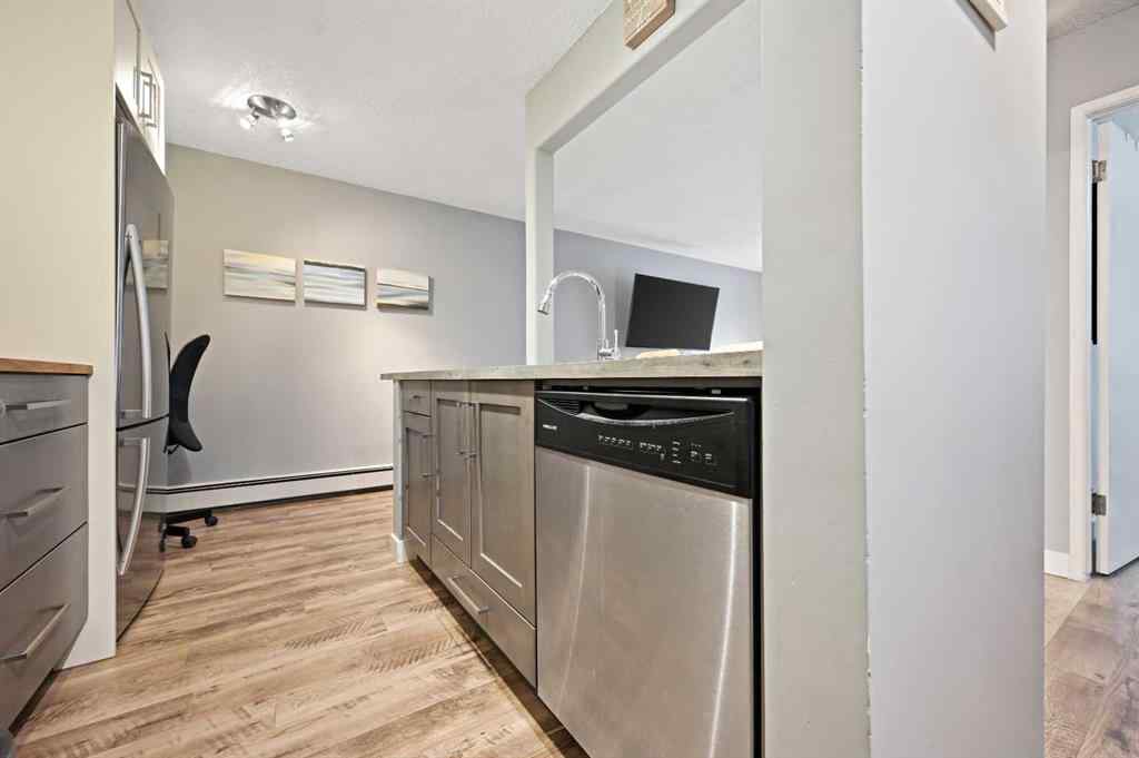 MLS® A2250233 - Unit #203 2734 17 Avenue SW in Shaganappi Calgary, Residential