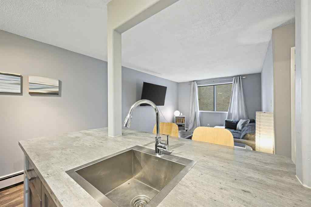 MLS® A2250233 - Unit #203 2734 17 Avenue SW in Shaganappi Calgary, Residential