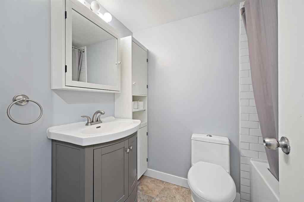 MLS® A2250233 - Unit #203 2734 17 Avenue SW in Shaganappi Calgary, Residential