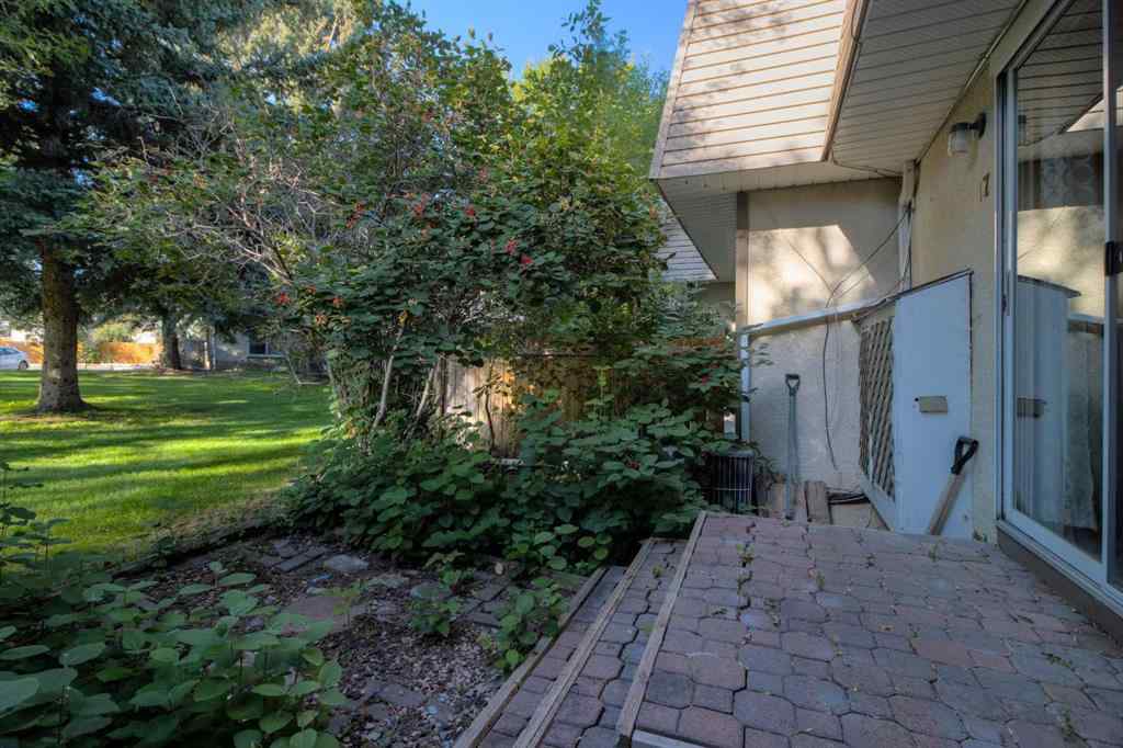 MLS® A2250235 - Unit #17 115 Lafayette Boulevard W in Varsity Village Lethbridge, Residential