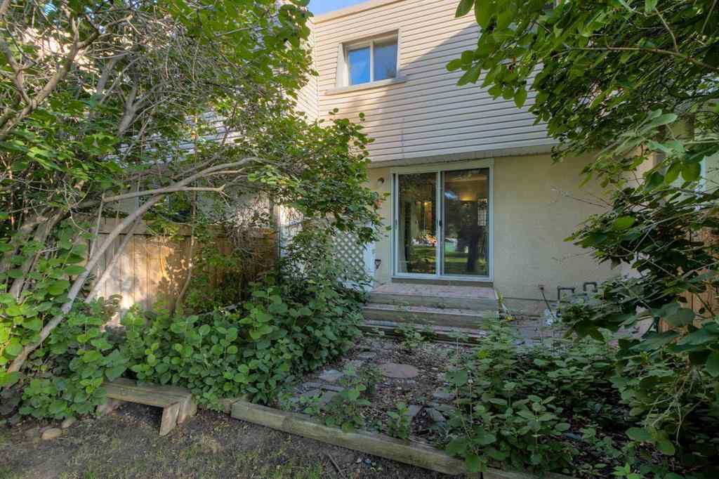 MLS® A2250235 - Unit #17 115 Lafayette Boulevard W in Varsity Village Lethbridge, Residential