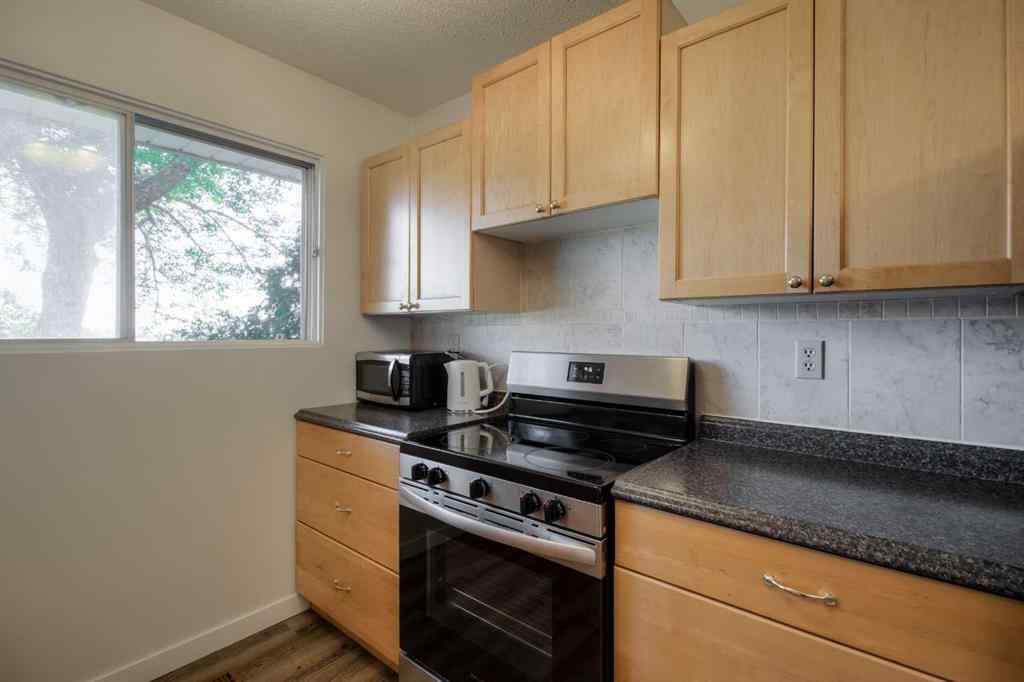 MLS® A2250235 - Unit #17 115 Lafayette Boulevard W in Varsity Village Lethbridge, Residential