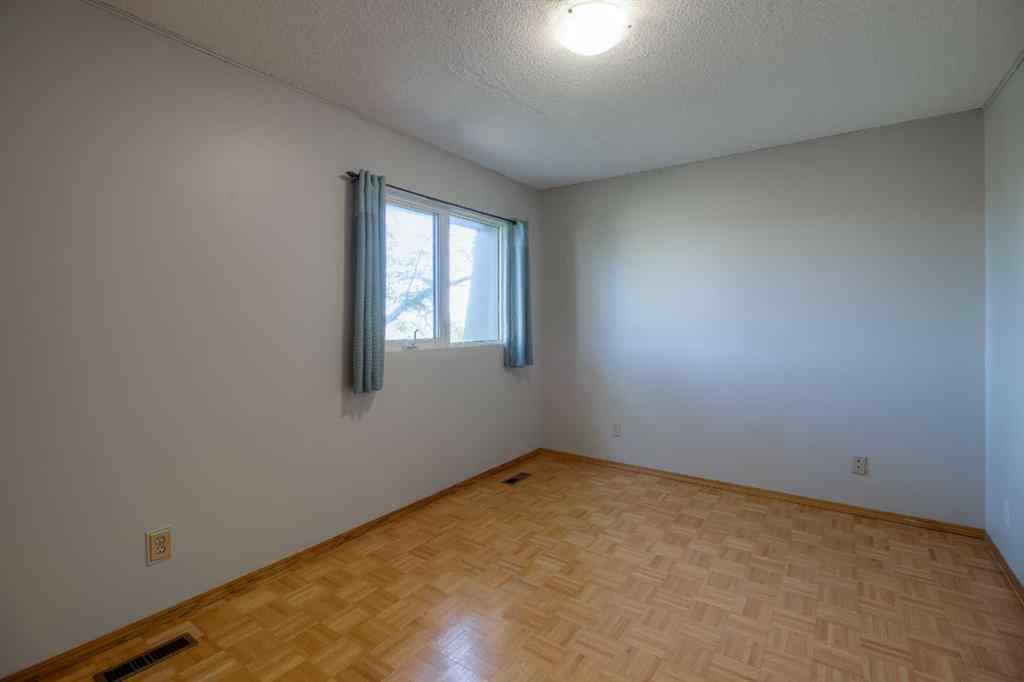 MLS® A2250235 - Unit #17 115 Lafayette Boulevard W in Varsity Village Lethbridge, Residential