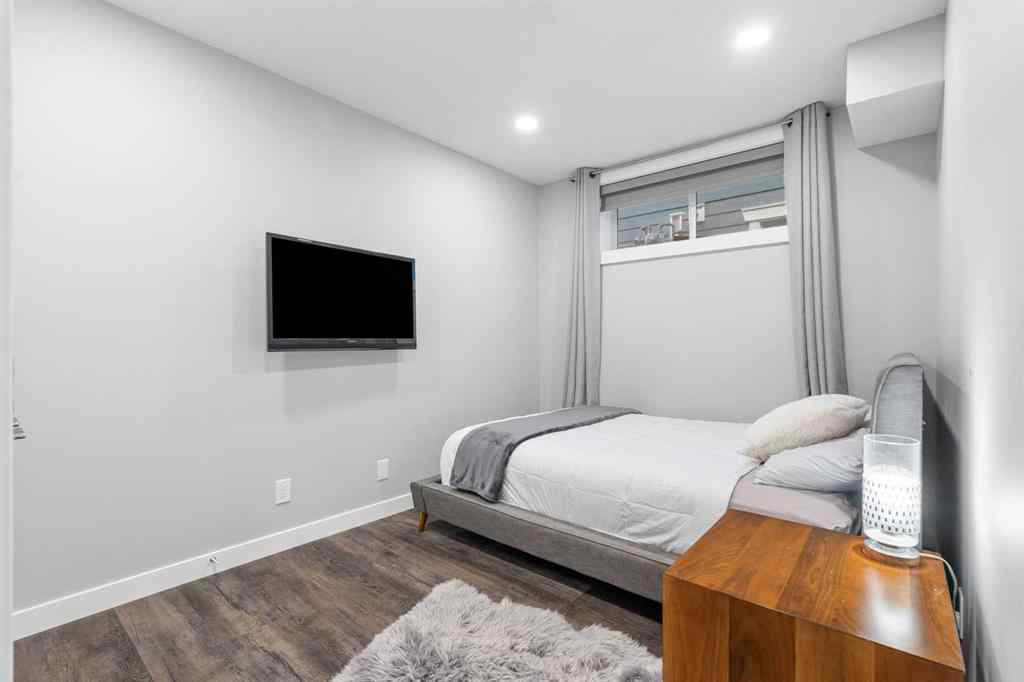 MLS® A2250237 - 117 West Grove Point SW in West Springs Calgary, Residential