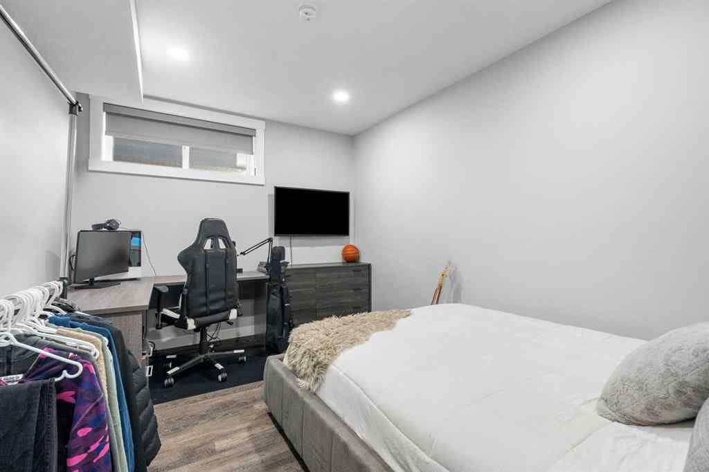 MLS® A2250237 - 117 West Grove Point SW in West Springs Calgary, Residential