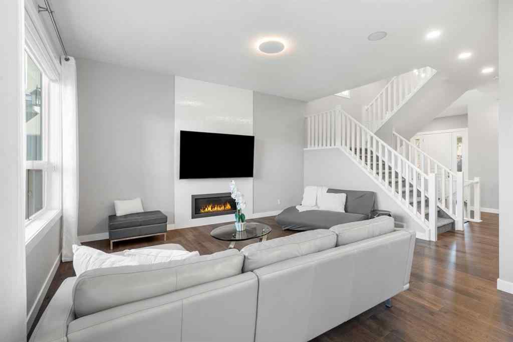 MLS® A2250237 - 117 West Grove Point SW in West Springs Calgary, Residential