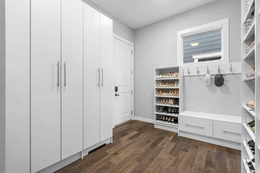 MLS® A2250237 - 117 West Grove Point SW in West Springs Calgary, Residential