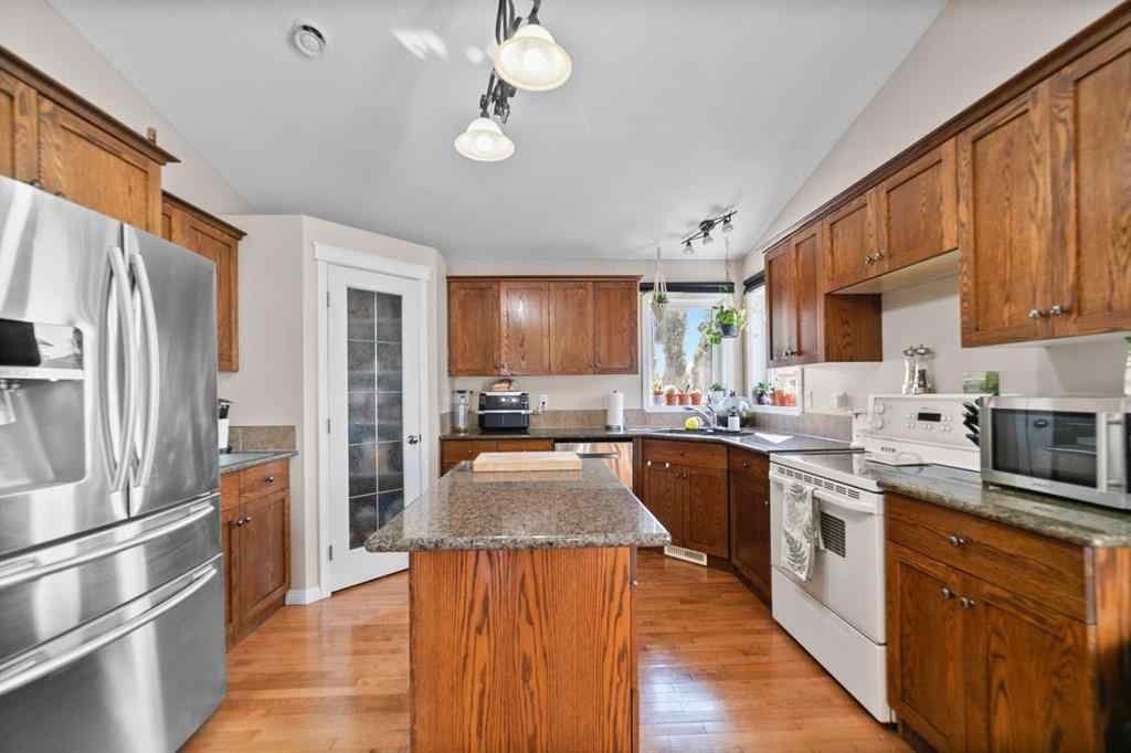 MLS® A2250257 - 5414 59 Street  in Creekside Camrose, Residential