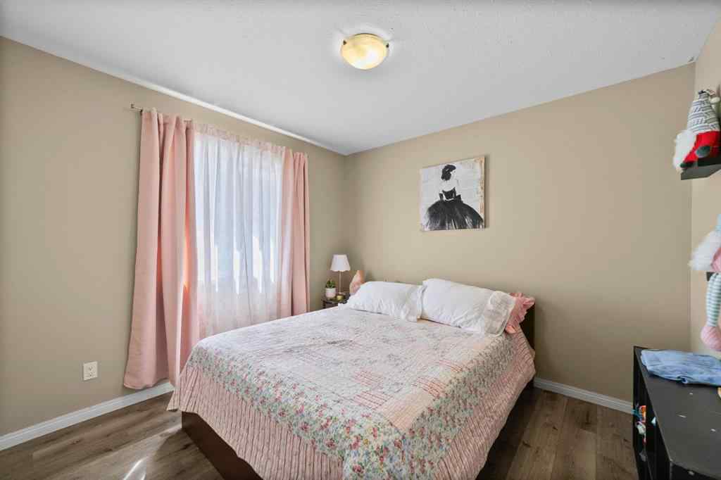 MLS® A2250257 - 5414 59 Street  in Creekside Camrose, Residential