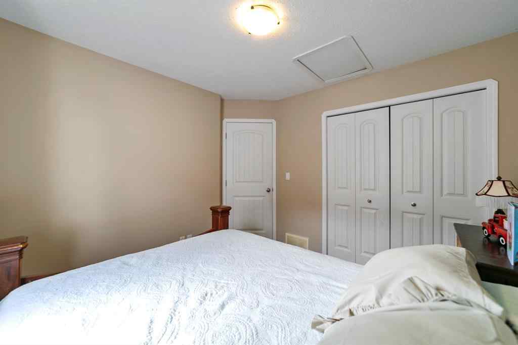 MLS® A2250257 - 5414 59 Street  in Creekside Camrose, Residential