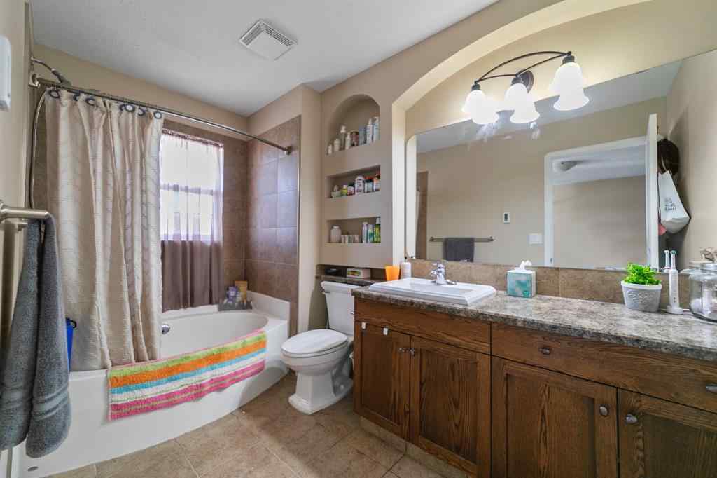 MLS® A2250257 - 5414 59 Street  in Creekside Camrose, Residential