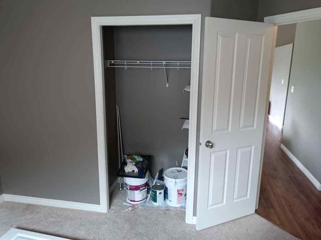 MLS® A2250258 - 2 Holsworth Place  in Hewlett Park Sylvan Lake, Residential