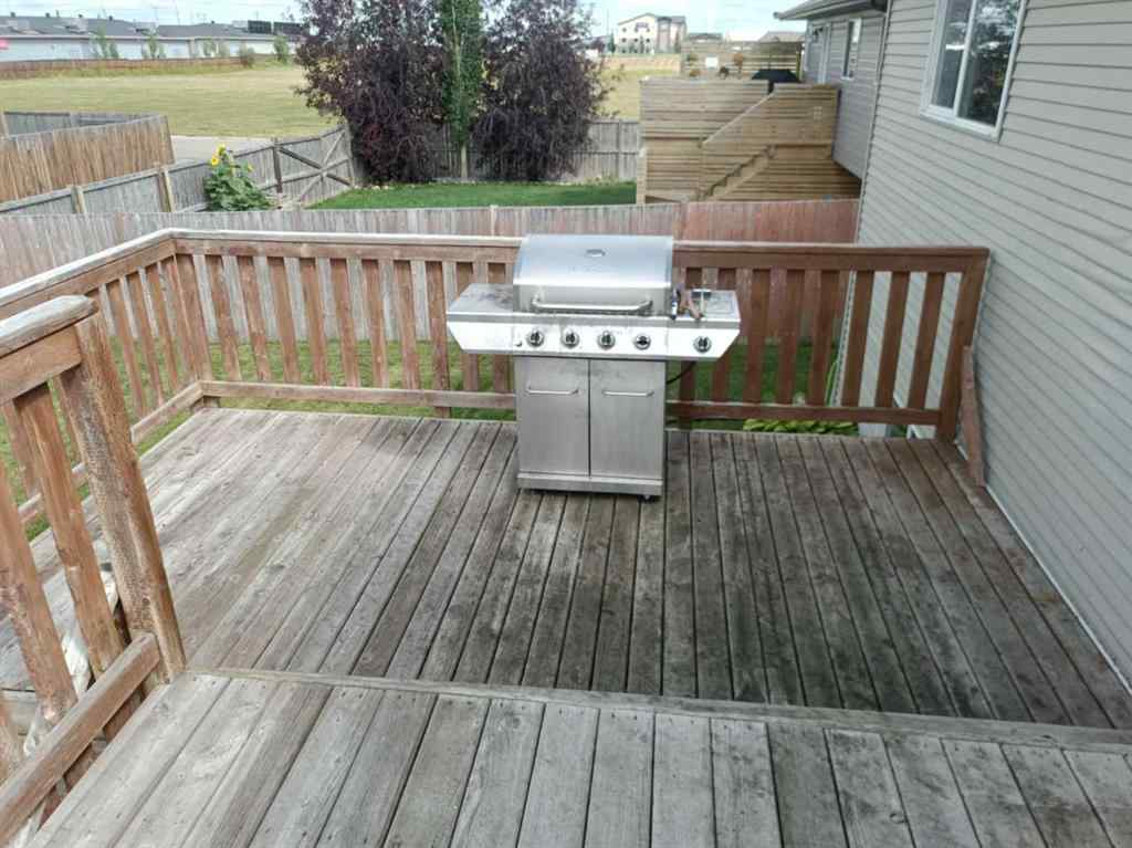 MLS® A2250258 - 2 Holsworth Place  in Hewlett Park Sylvan Lake, Residential