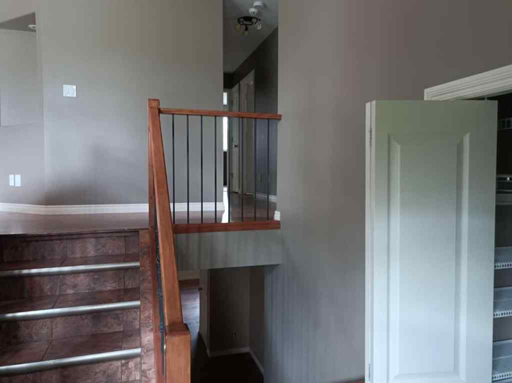 MLS® A2250258 - 2 Holsworth Place  in Hewlett Park Sylvan Lake, Residential