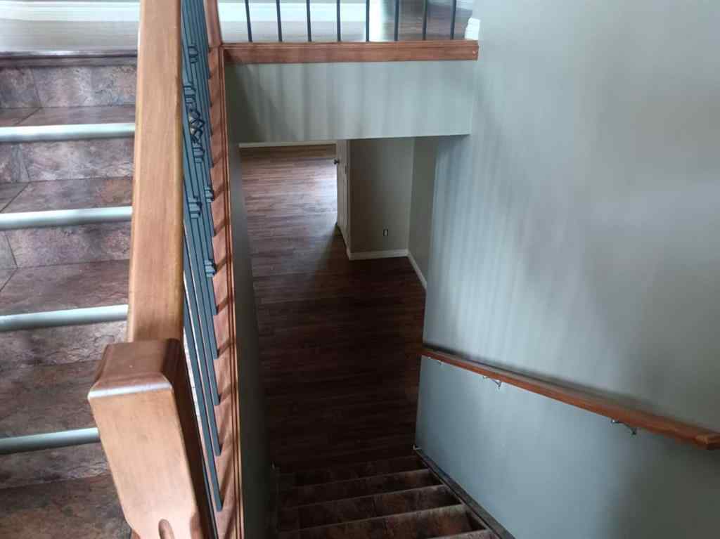 MLS® A2250258 - 2 Holsworth Place  in Hewlett Park Sylvan Lake, Residential