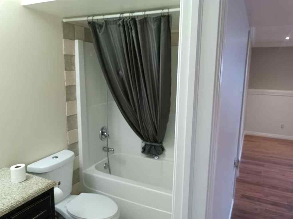 MLS® A2250258 - 2 Holsworth Place  in Hewlett Park Sylvan Lake, Residential