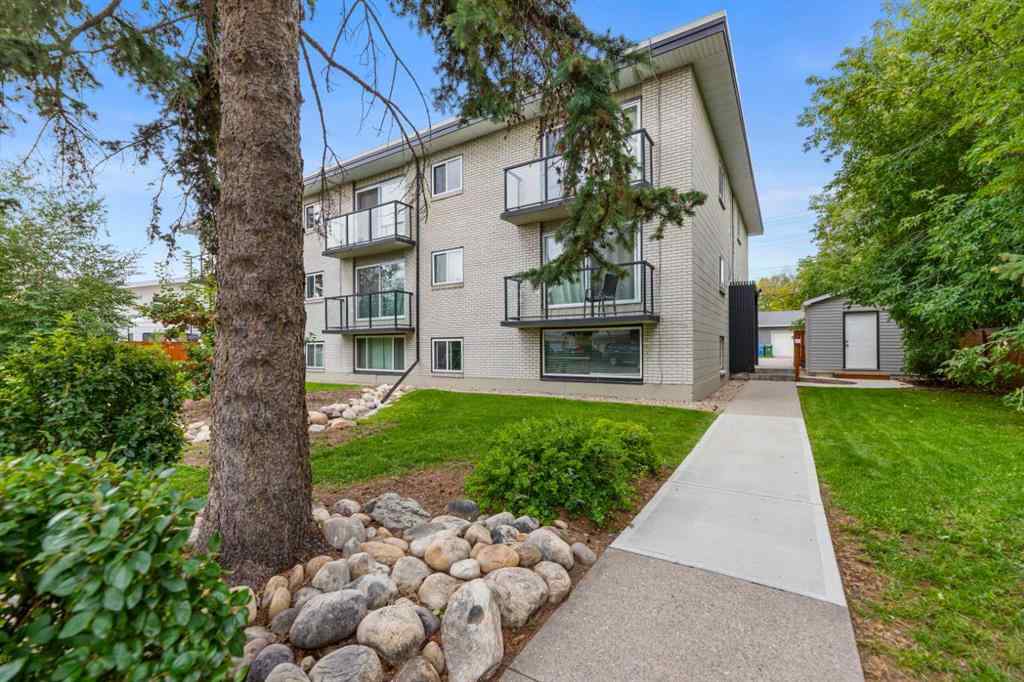MLS® A2250262 - Unit #10 1717 Westmount Road NW in Hillhurst Calgary, Residential