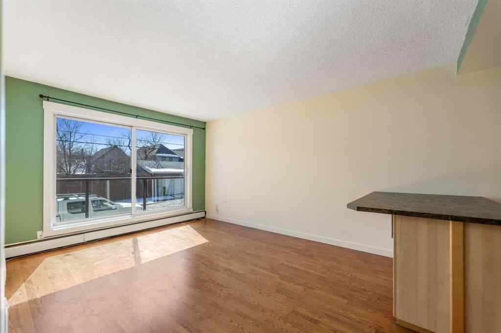 MLS® A2250262 - Unit #10 1717 Westmount Road NW in Hillhurst Calgary, Residential