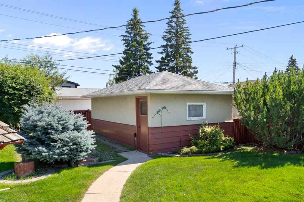MLS® A2250264 - 16 Chatham Drive NW in Charleswood Calgary, Residential