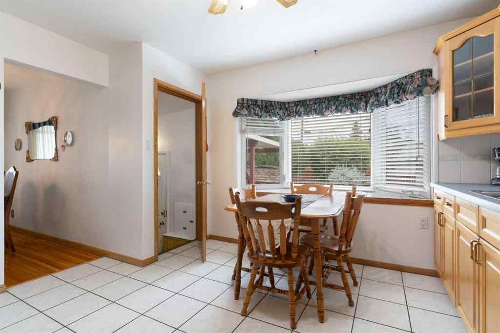 MLS® A2250264 - 16 Chatham Drive NW in Charleswood Calgary, Residential