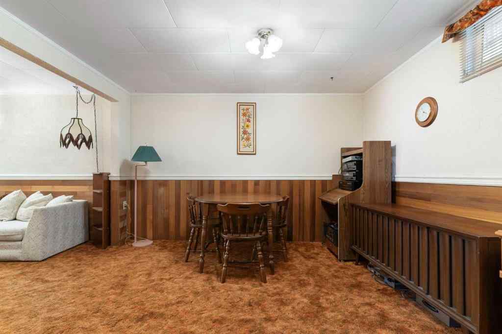 MLS® A2250264 - 16 Chatham Drive NW in Charleswood Calgary, Residential
