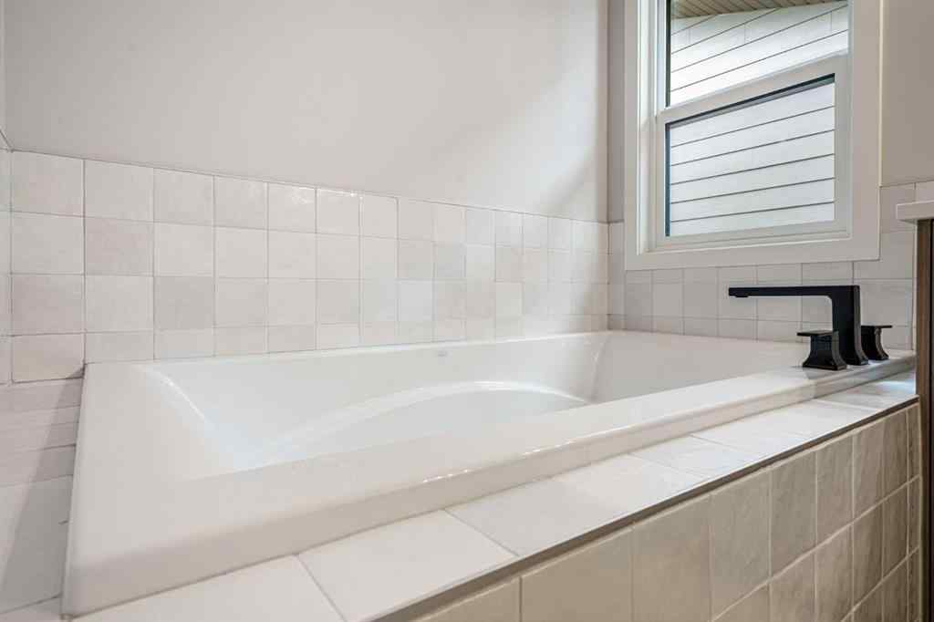 MLS® A2250270 - 262 West Grove Lane SW in West Springs Calgary, Residential
