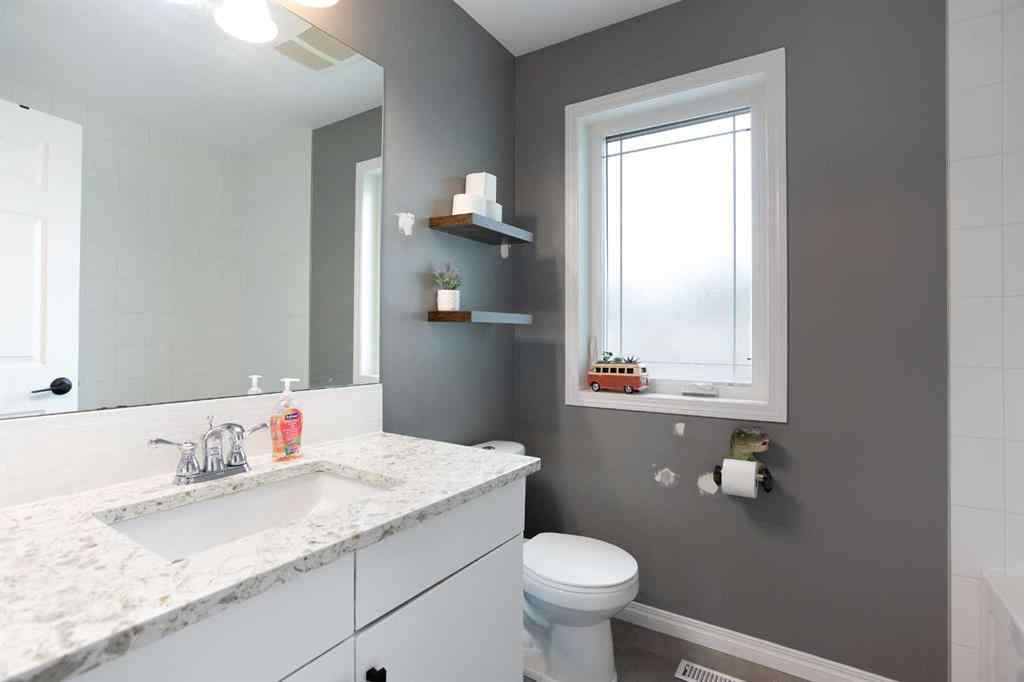 MLS® A2250276 - 523 Windbrook Heights SW in Windsong Airdrie, Residential