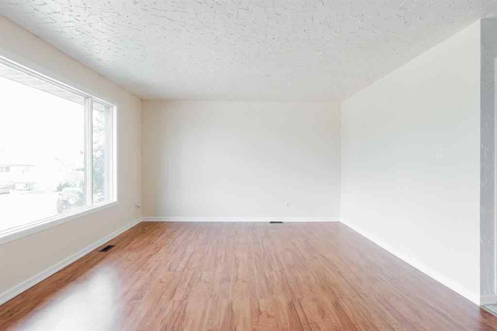 MLS® A2250294 - 156 Cowley Bay  in Thickwood Fort McMurray, Residential