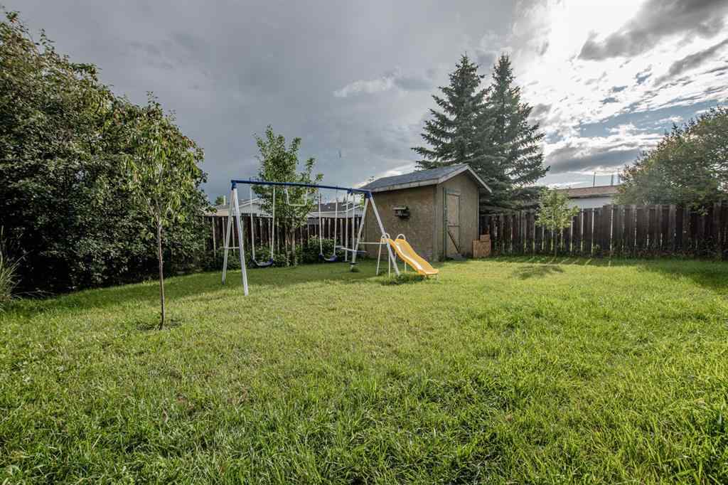 MLS® A2250297 - 8825 104 Avenue  in Ivy Lake Estates Grande Prairie, Residential