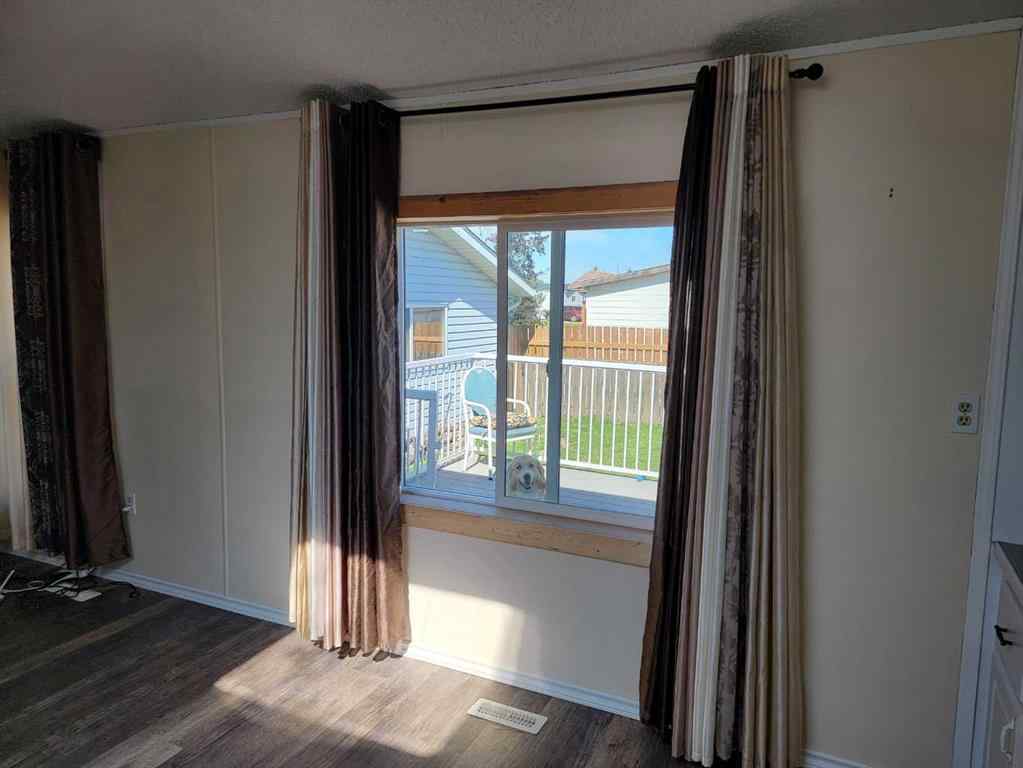 MLS® A2250308 - 4447 Park Crescent  in NONE Coronation, Residential