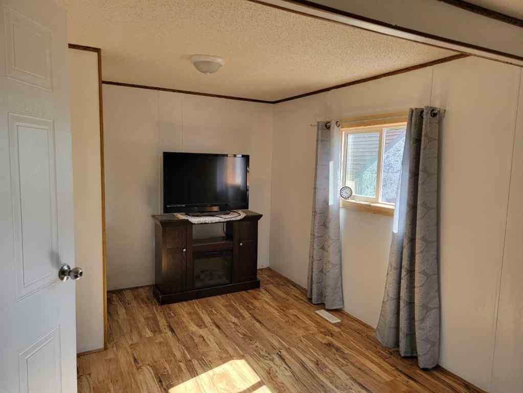 MLS® A2250308 - 4447 Park Crescent  in NONE Coronation, Residential