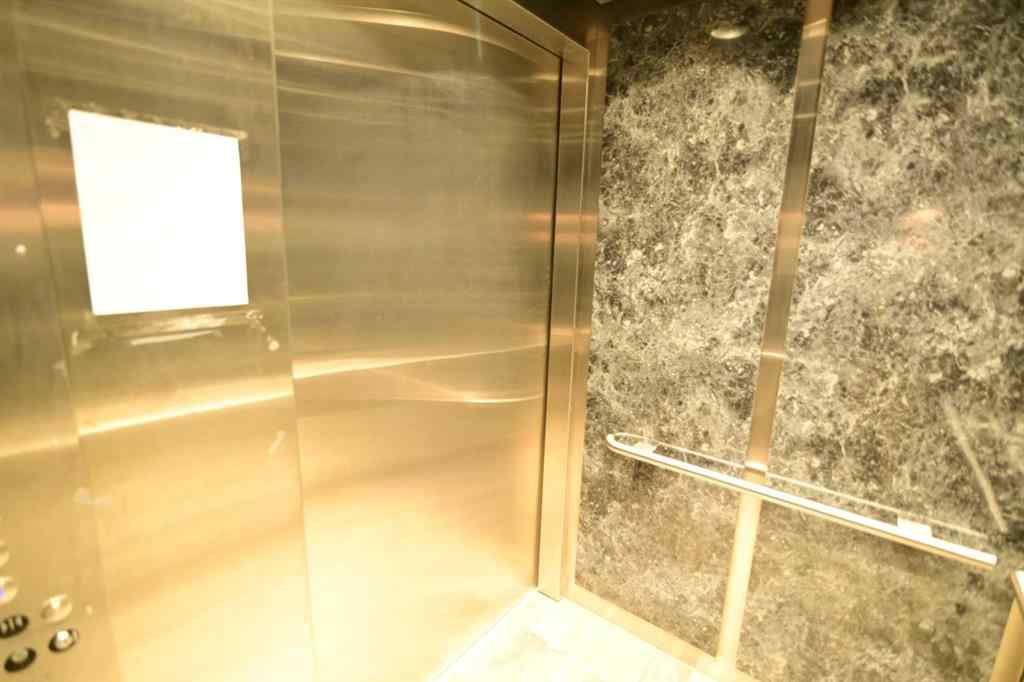 MLS® A2250318 - 6108 Bowness Road NW in Bowness Calgary, Commercial