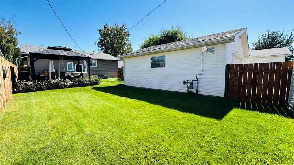 MLS® A2250324 - 411 8 Street E   in Riverview Park Drumheller, Residential