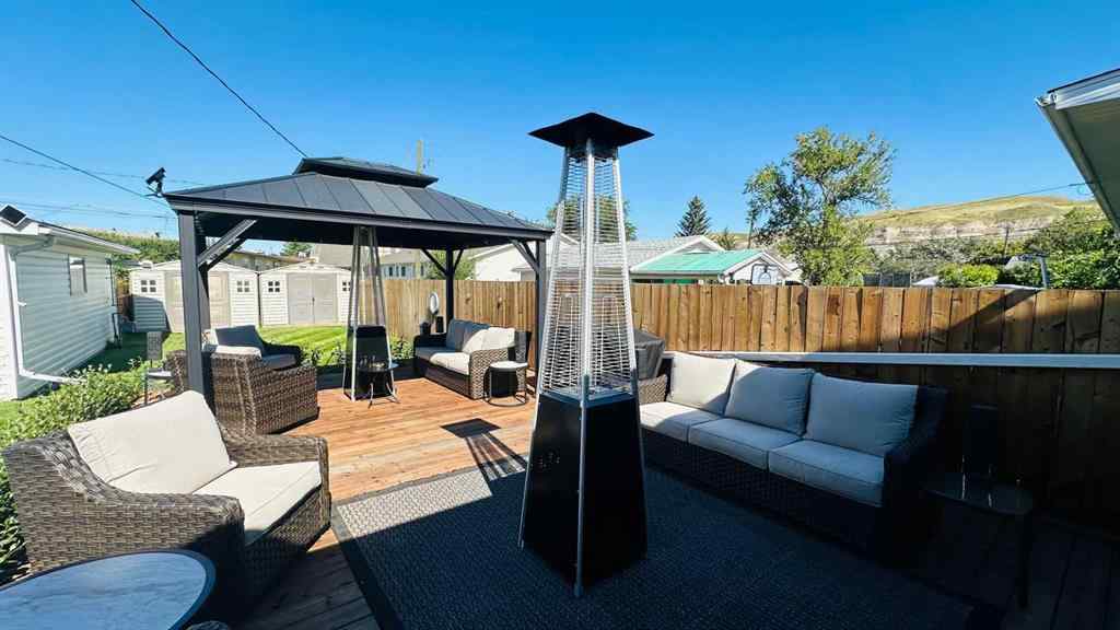 MLS® A2250324 - 411 8 Street E   in Riverview Park Drumheller, Residential